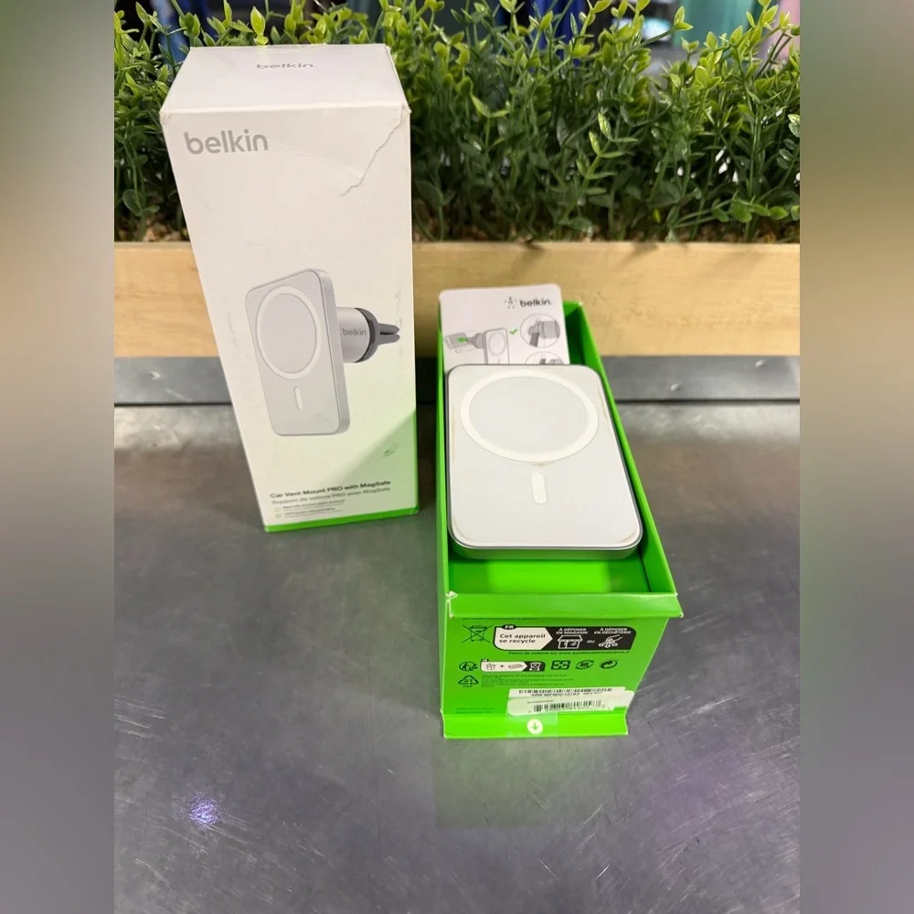 Belkin MagSafe Car Vent Mount Pro - Gray